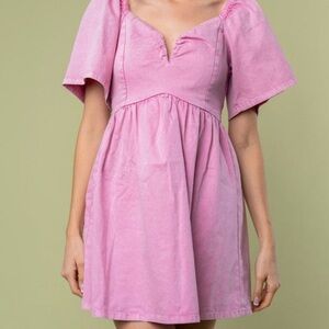 NWOT WHITE BIRCH NOTCHED NECK TERRY DRESS IN SIZE MEDIUM